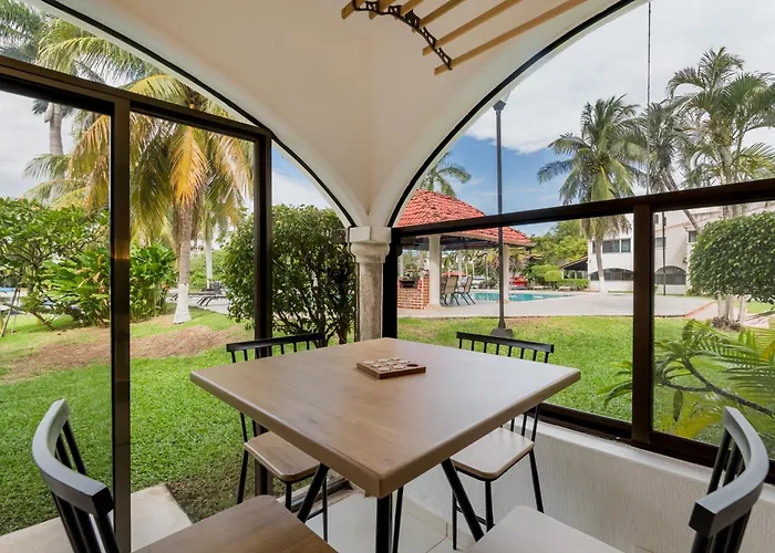 Chic Lagoon Front Villa By Casa Paraiso